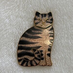 Vintage Tabby Cat Pin - Fish & Crown Enamal Brooch Kitty Feline Jewelry